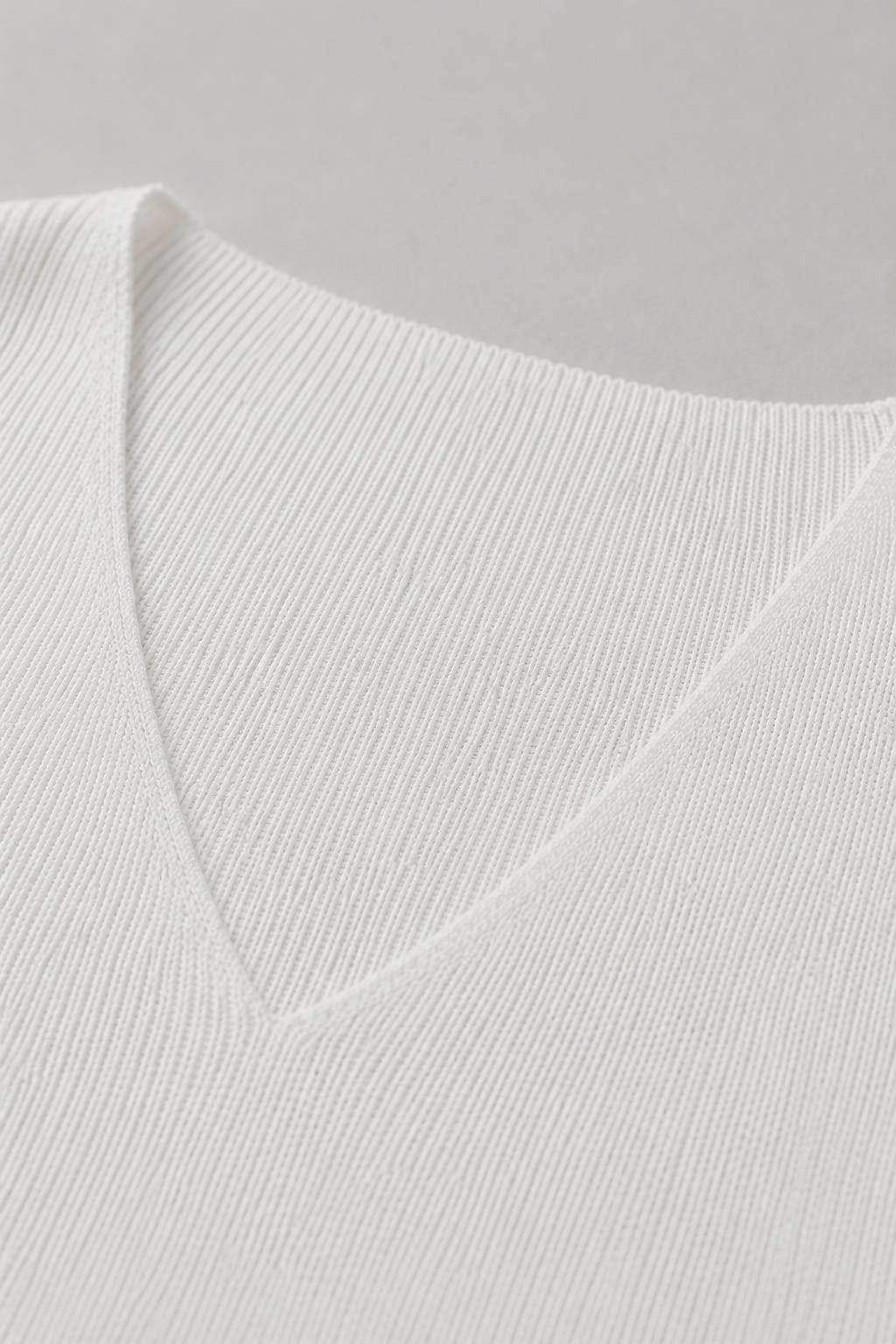 T-Shirt in Maglia a Costine Scollo V
