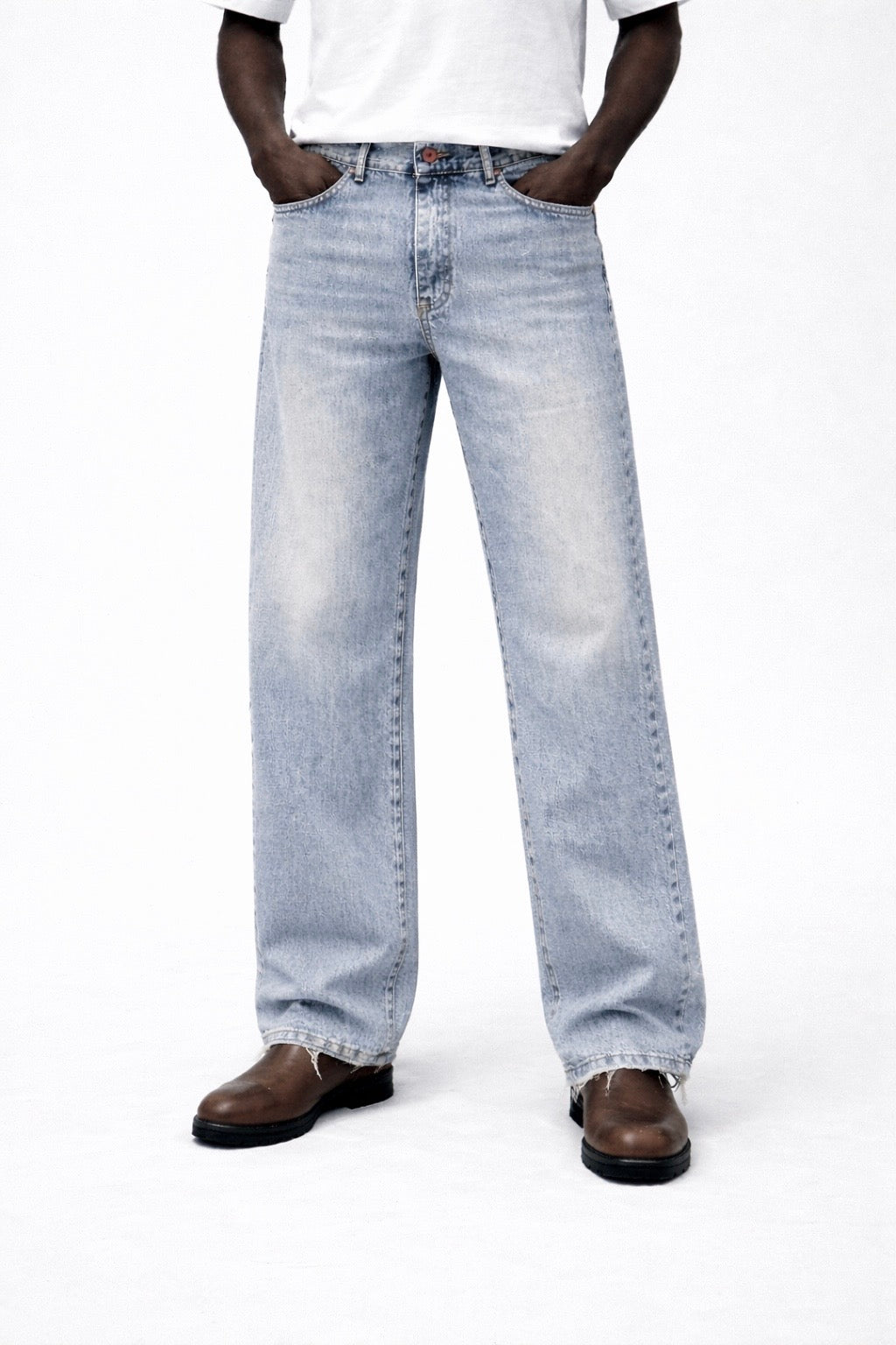 Jeans Denim Chiaro Wide Leg Sfilacciato